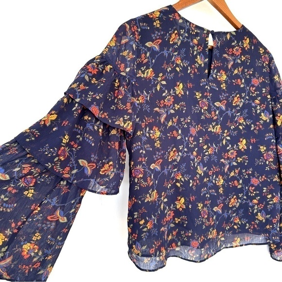 Madewell top with ruffled bell sleeves, crew  neck, straight cut & loose - Picture 1 of 13